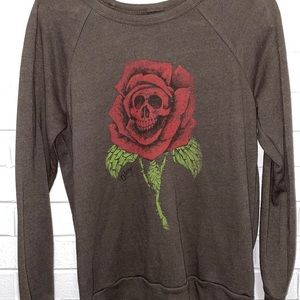 Sweatshirt with rose and skull